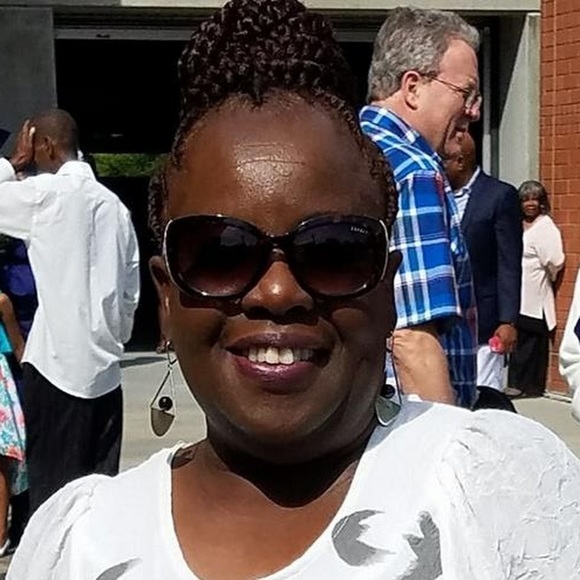 Meet your Posher, Denise - Picture 1 of 1